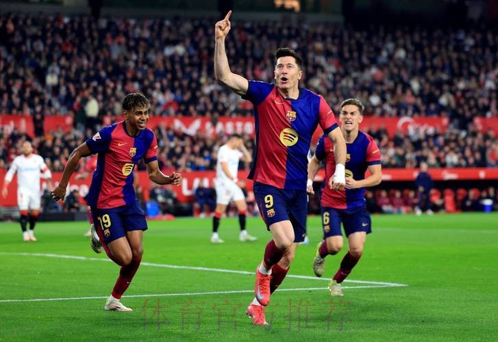 法尔克:弗里克想把戴维斯带到巴萨 皇马领先争夺战 法尔克:弗里克想把戴维斯带到巴萨 皇马领先争夺战